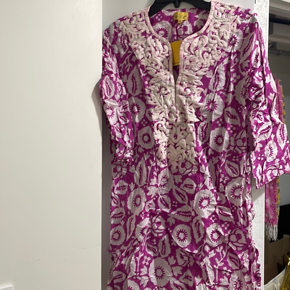 Embroidered top - Picture 1 of 3